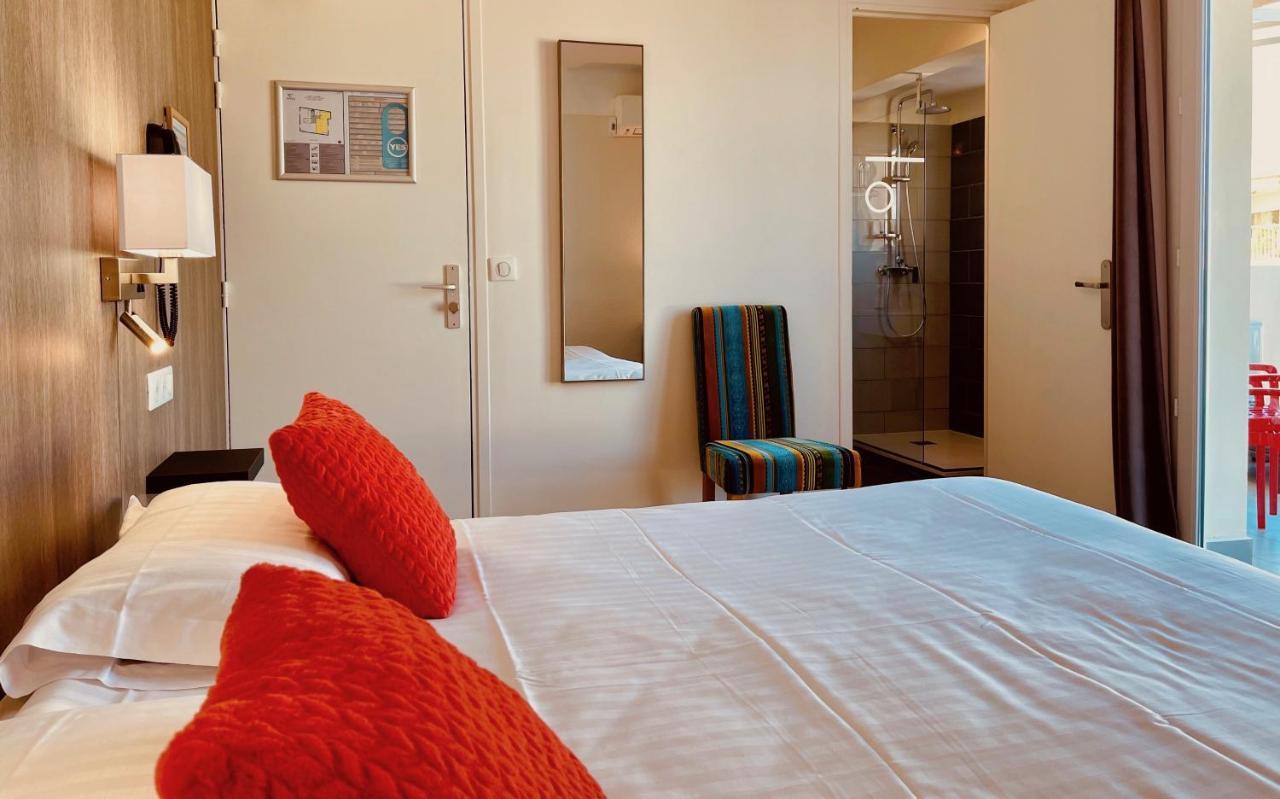 Hotel Courbet Juan-les-Pins Eksteriør billede