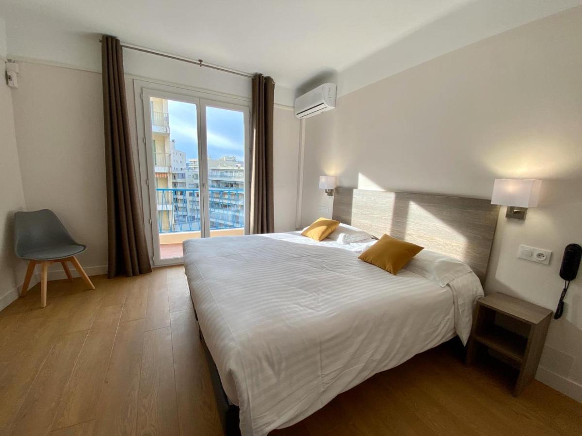 Hotel Courbet Juan-les-Pins Eksteriør billede