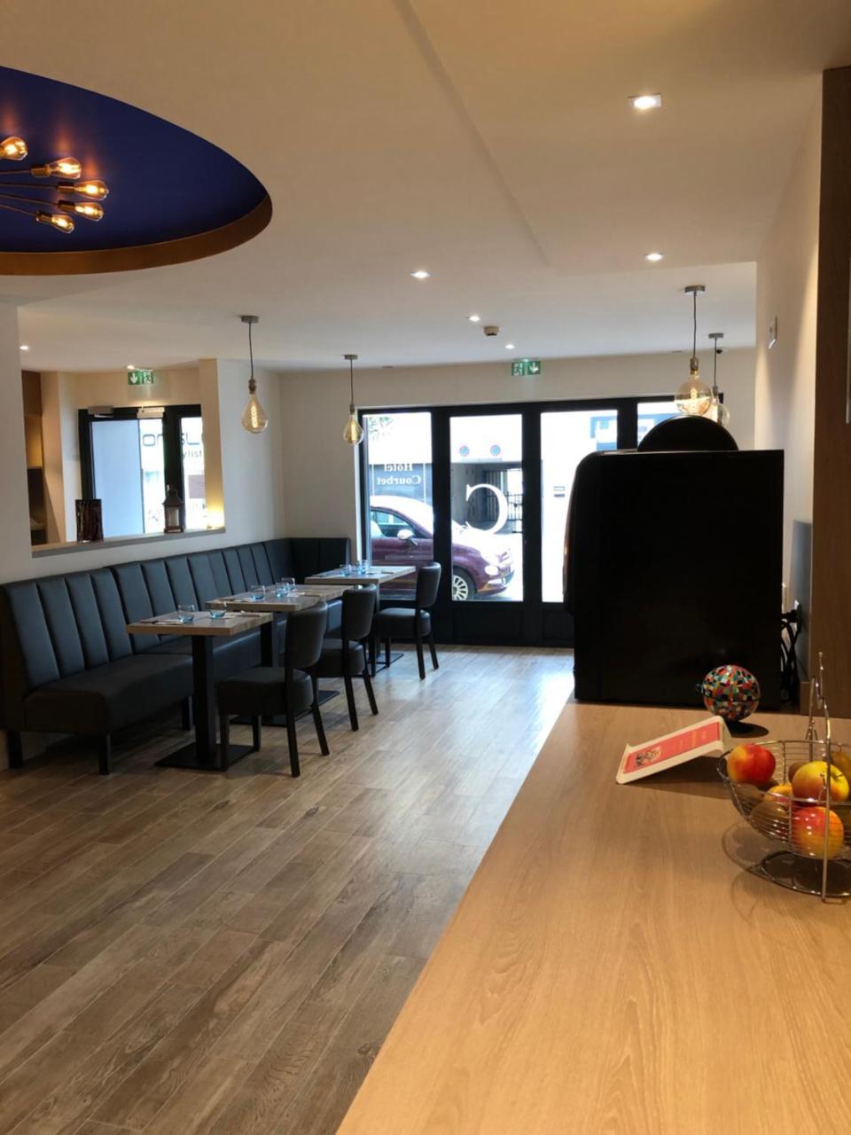 Hotel Courbet Juan-les-Pins Eksteriør billede
